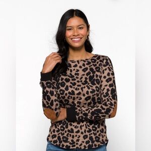 Long sleeve leopard shirt from pink Clover